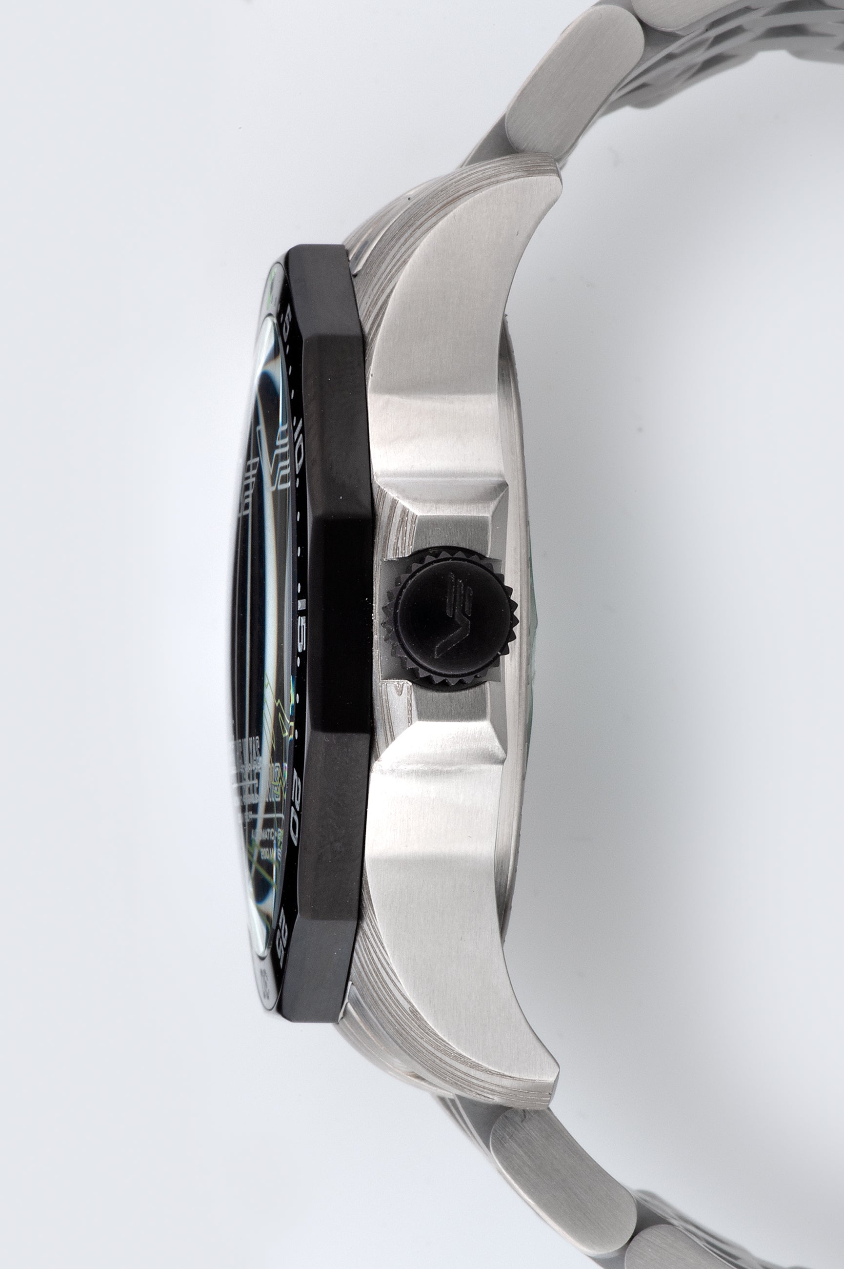 アイアンウルフ(Iron Wolf) NH72-225E764 – vostok-europe-jp